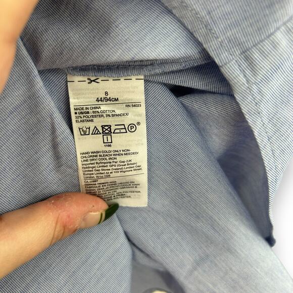 Banana Republic Button Up Top Size 8 light blue Scalloped Preppy Coquette Work - Picture 10 of 10